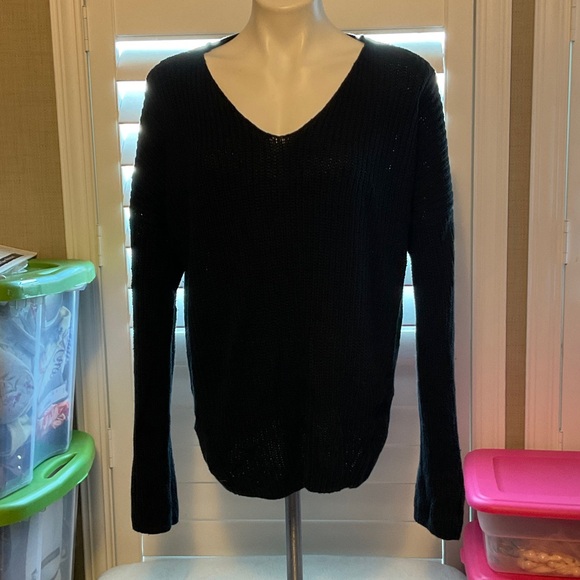 Ava & Viv Black V-Neck Sweater - Picture 1 of 8